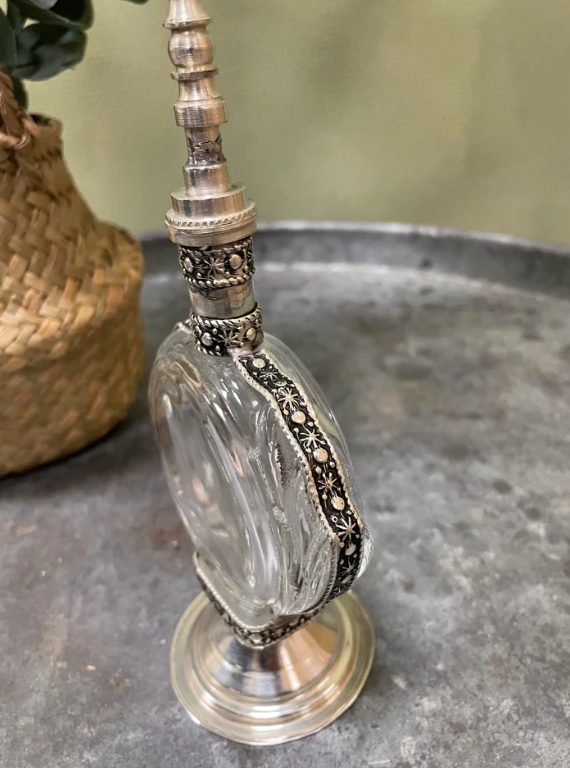 Luxe Vintage Parfumfles – Handgemaakt Glas & Zilverdetails
